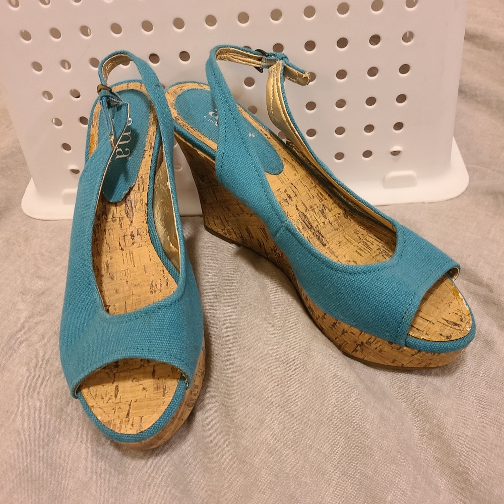 A.n.a. A New Approach Size 8.5 Platform Wedges